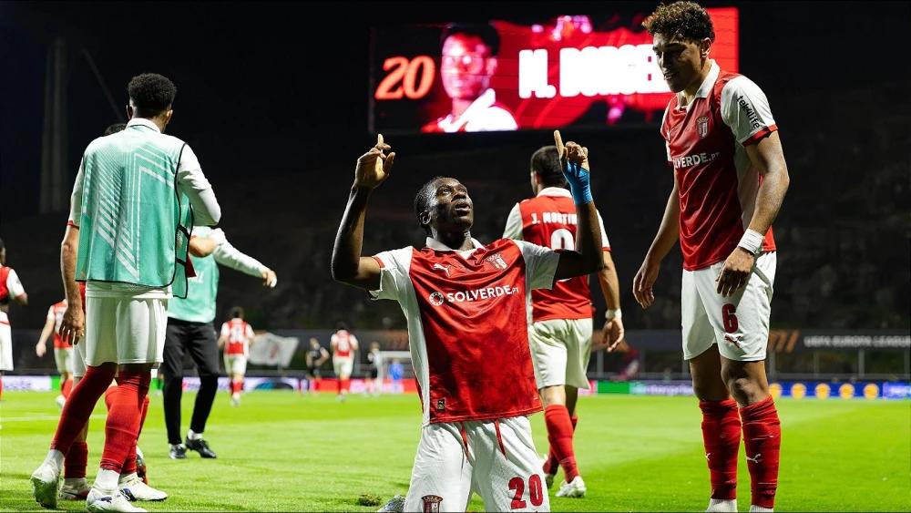 Noah Atubolu error hands Braga late advantage over Freiburg