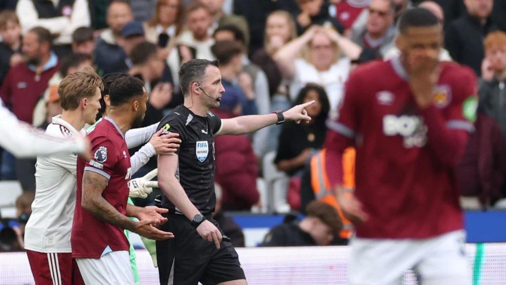 Referee boss Howard Webb defends disallowed West Ham goal, vows continued crackdown on grappling