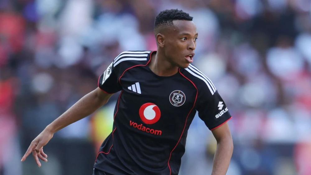 Hugo Broos warns against putting pressure on Orlando Pirates star Relebohile Mofokeng
