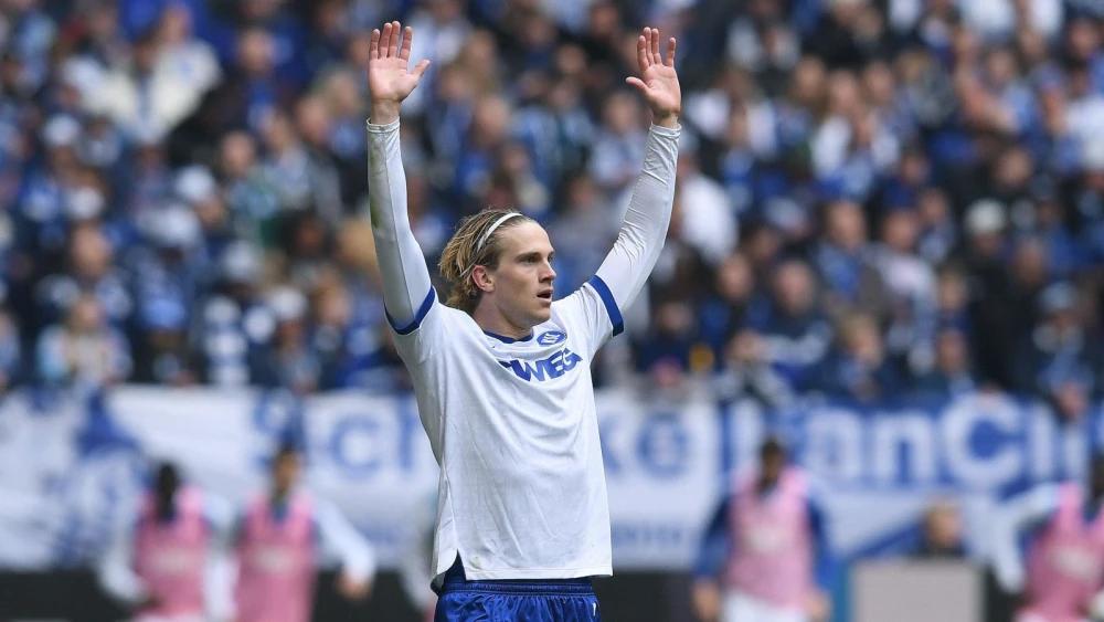 Monchengladbach sign defender David Herold from Karlsruher