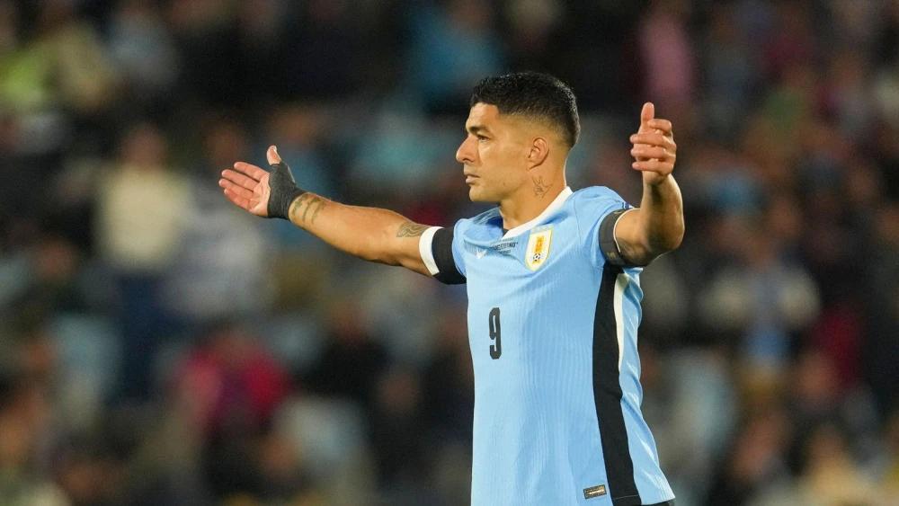 Luis Suarez left out as Marcelo Bielsa names Uruguay World Cup squad