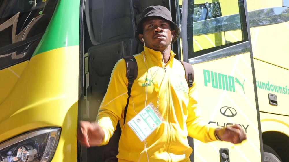 Bathusi Aubaas expected to extend Mamelodi Sundowns stay