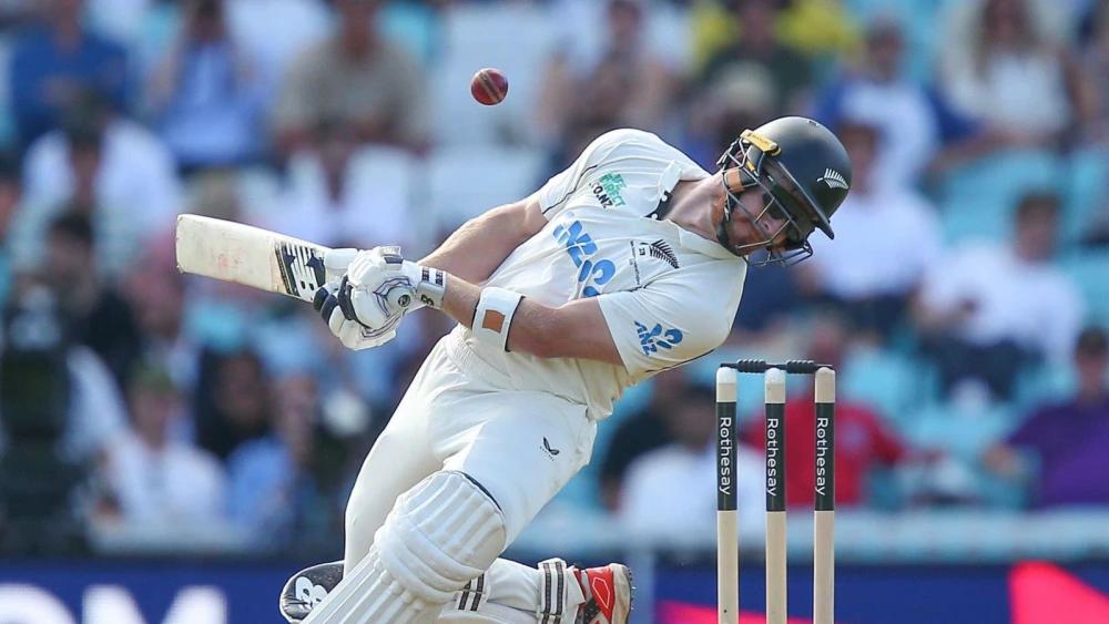 England and New Zealand share honours on absorbing opening day of second Test