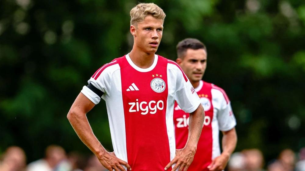 Sean Steur completes dream Newcastle move from Ajax