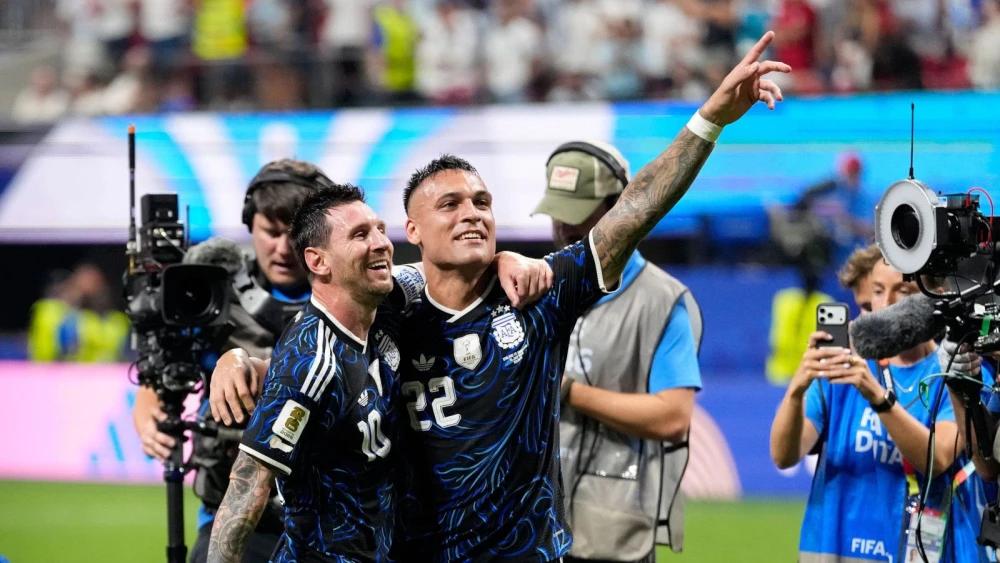 Argentina stun England with late comeback to reach World Cup final