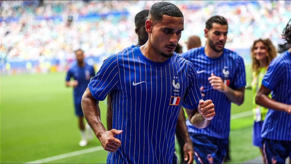 Report: Maxence Lacroix closing in on Chelsea move as medical awaits