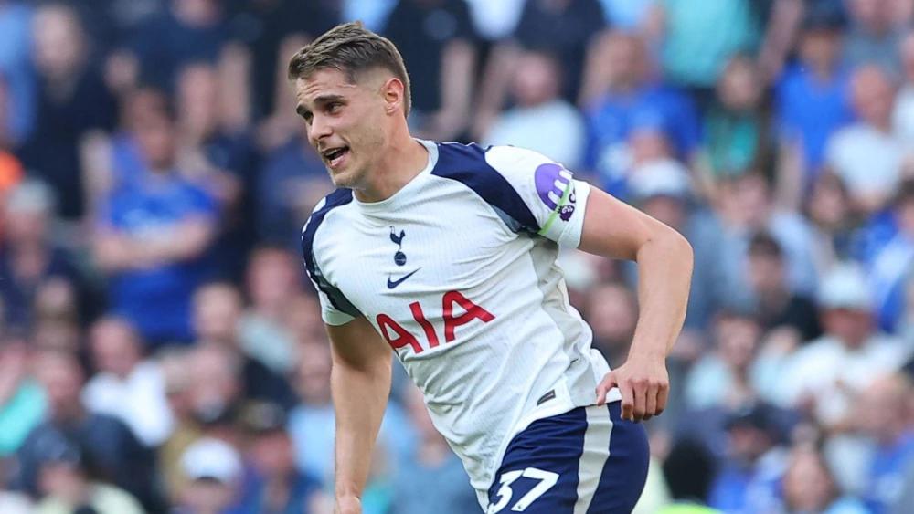 Micky van de Ven commits future to Tottenham with new five-year deal