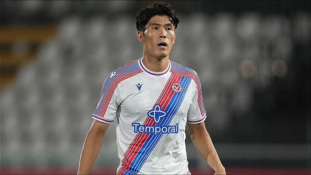 Crystal Palace strengthen defence with Takehiro Tomiyasu signing