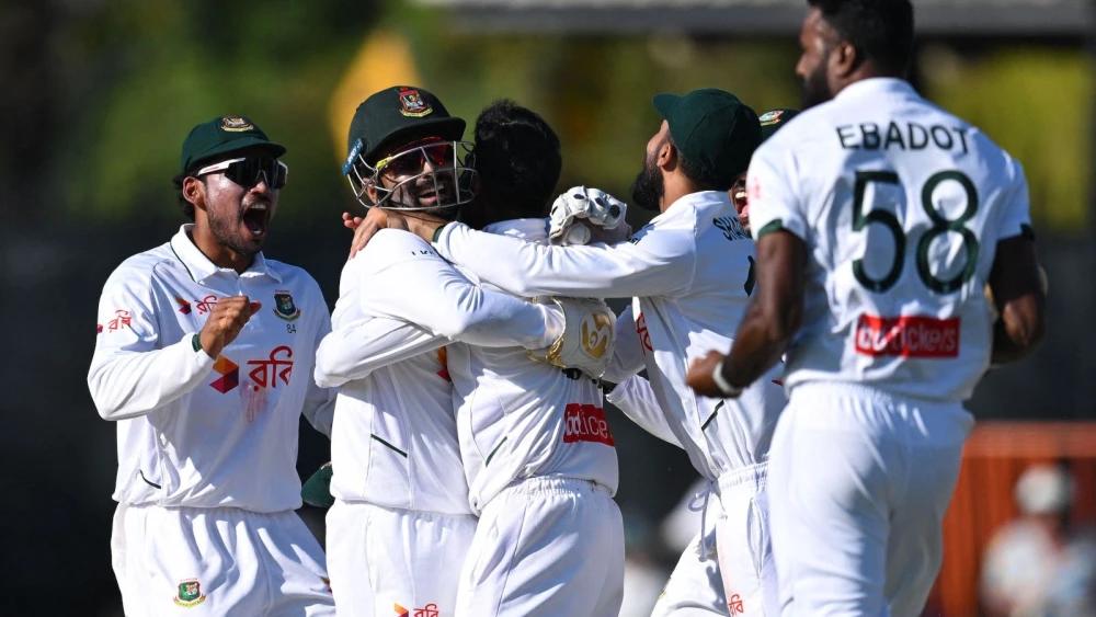 Bangladesh seize advantage as Australia face Day Four fight in Darwin