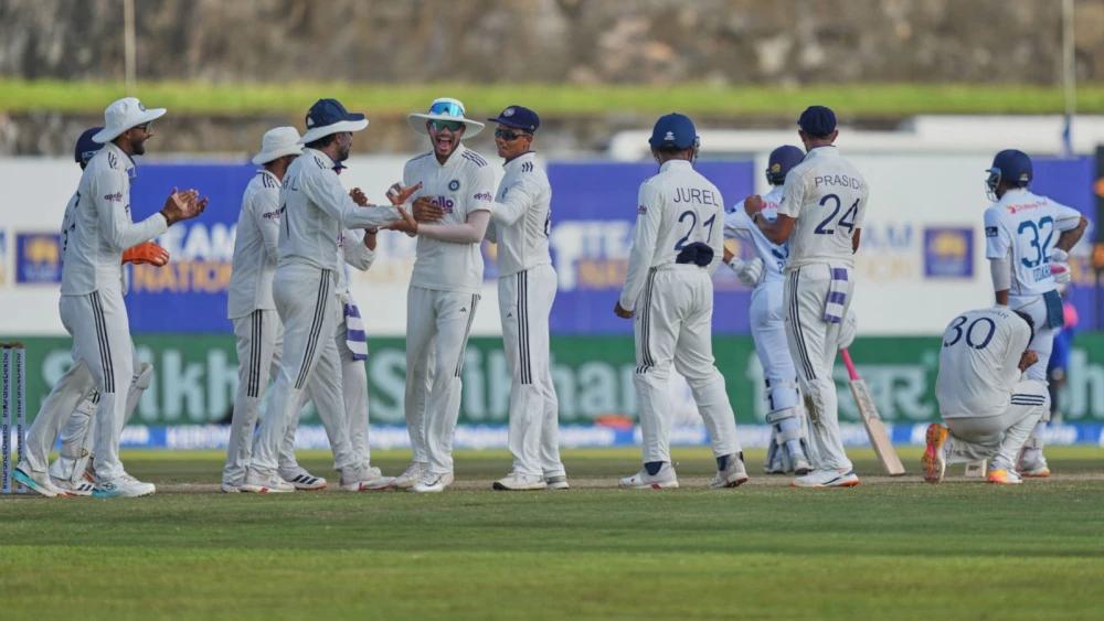 India close in on victory in opening Test against Sri Lanka in Galle