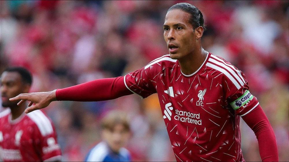 Virgil van Dijk demands Liverpool fightback after 'unacceptable' last season