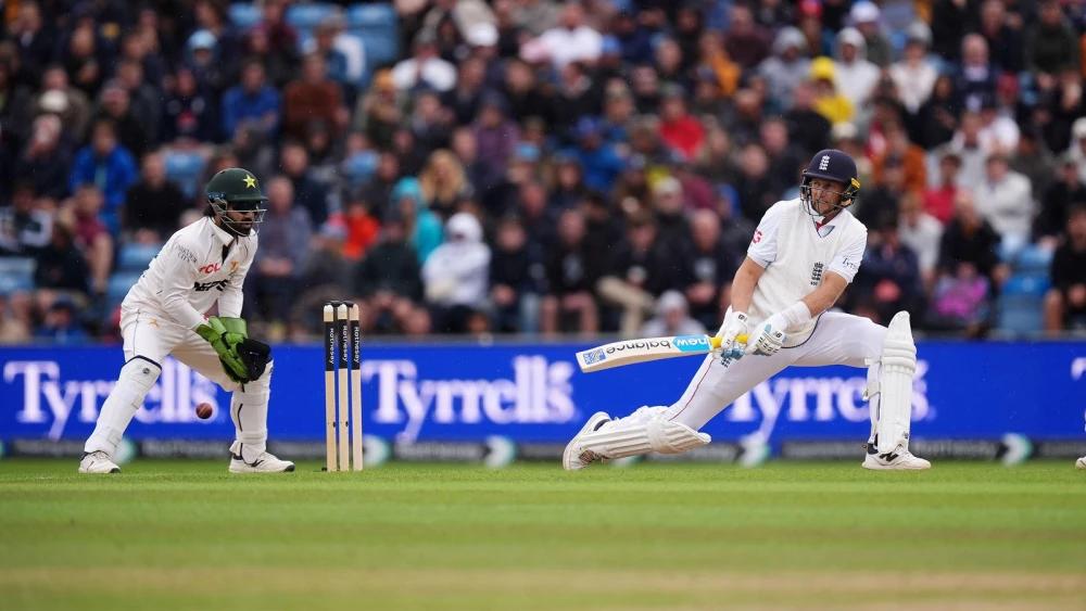 England in pound seat after huge first innings lead against Pakistan