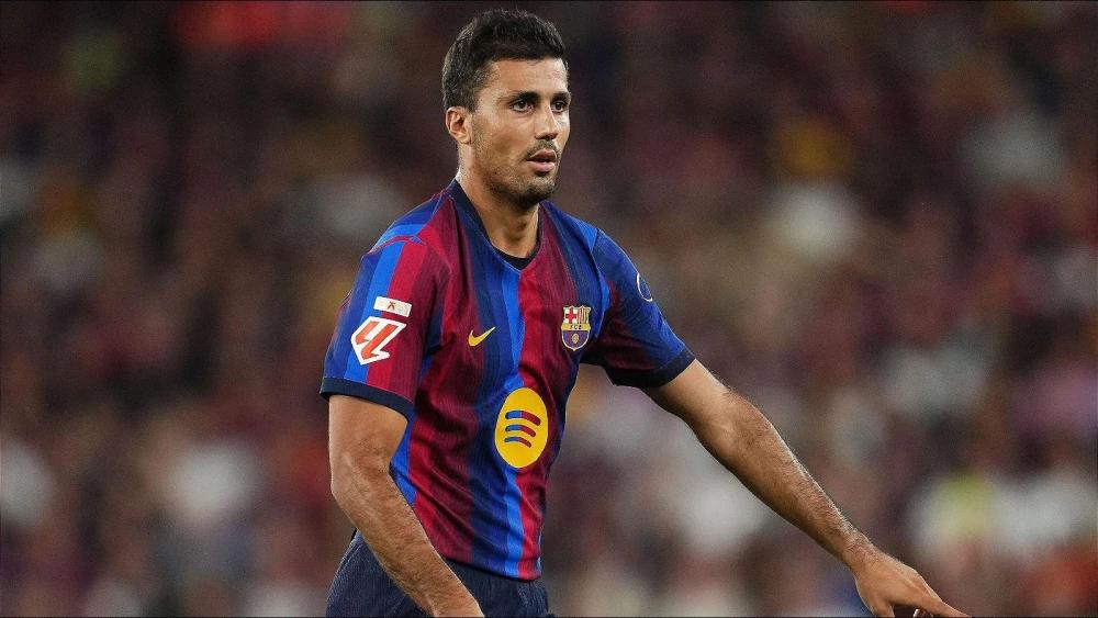 Rodri sets record straight after snubbing Real Madrid for Barcelona