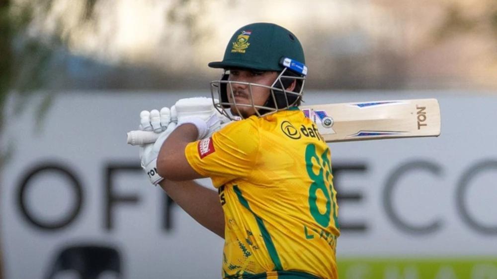 Lhuan-dre Pretorius fires with the bat as Proteas crush Zimbabwe in T20I tri-series