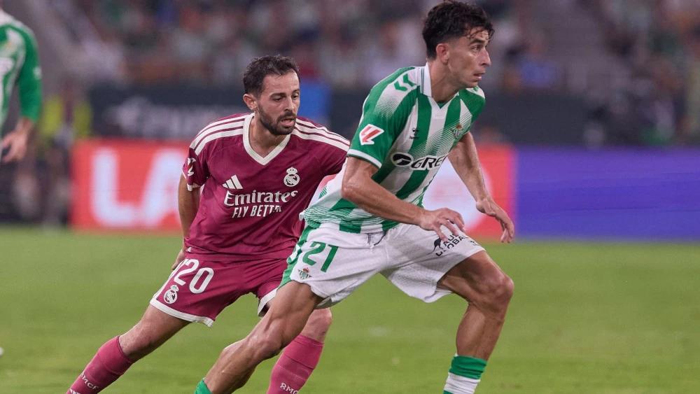 La Liga: Jose Mourinho calls Real Madrid 'naive' after narrow defeat to Real Betis