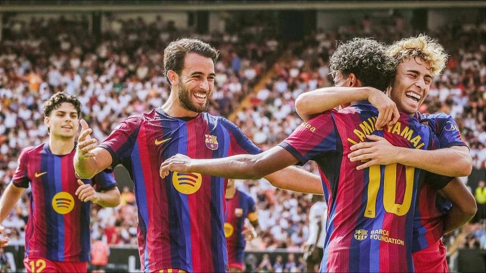Lamine Yamal dazzles as Barcelona tear Valencia apart