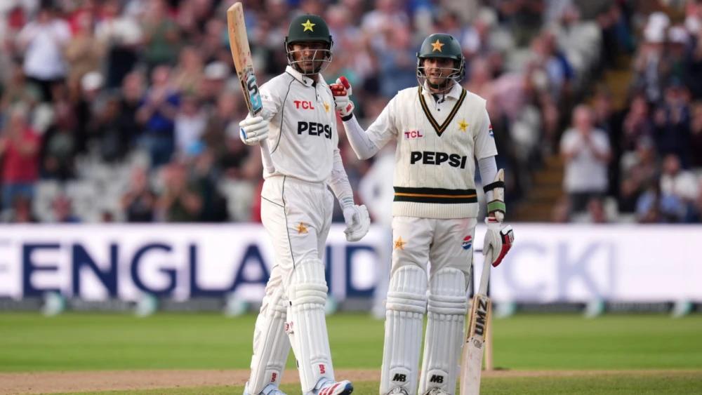 Razaullah batting heroics give Pakistan a sniff in third Test against England