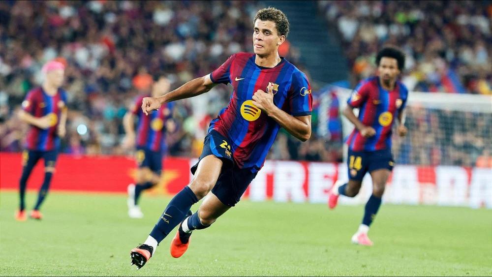 Egypt star Hamza Abdelkarim earns long-term Barcelona deal