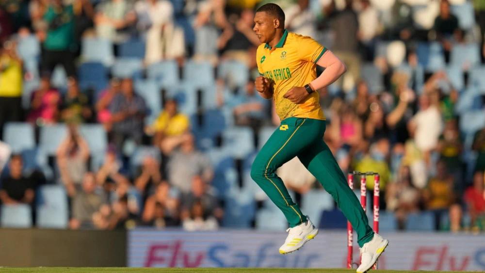 Ottneil Baartman ruled out of ODI series against Australia