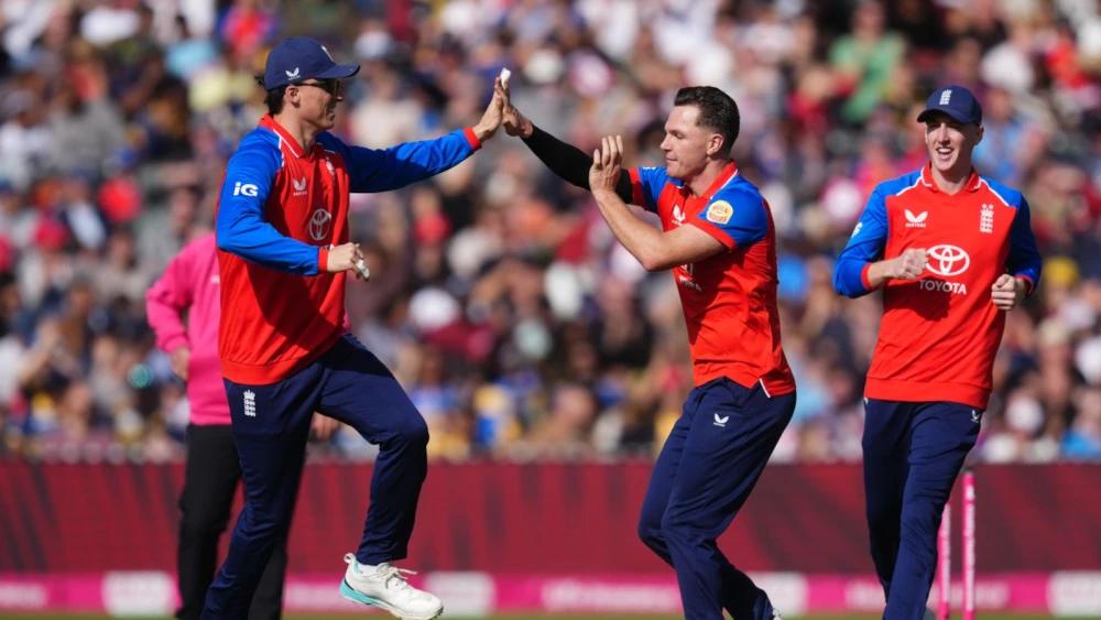 England continue to dominate Sri Lanka as hosts seal T20I series whitewash