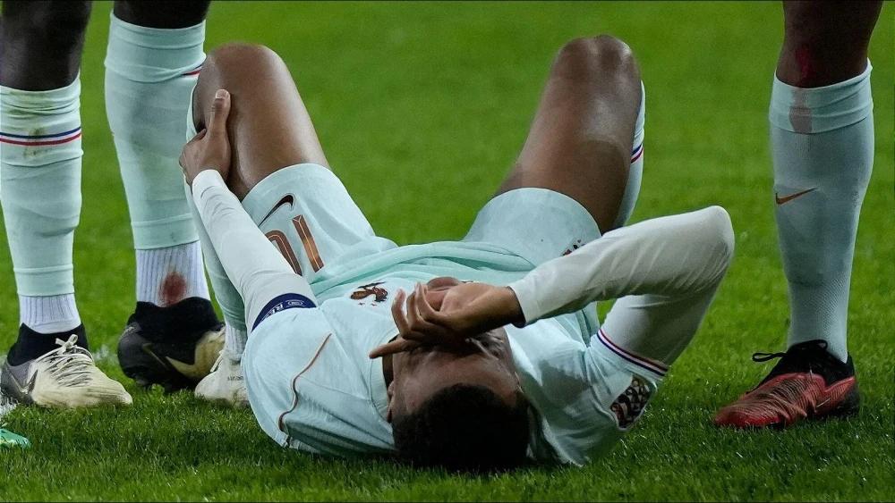 Nations League: Goalscorer Mbappe injured as France edge Turkey