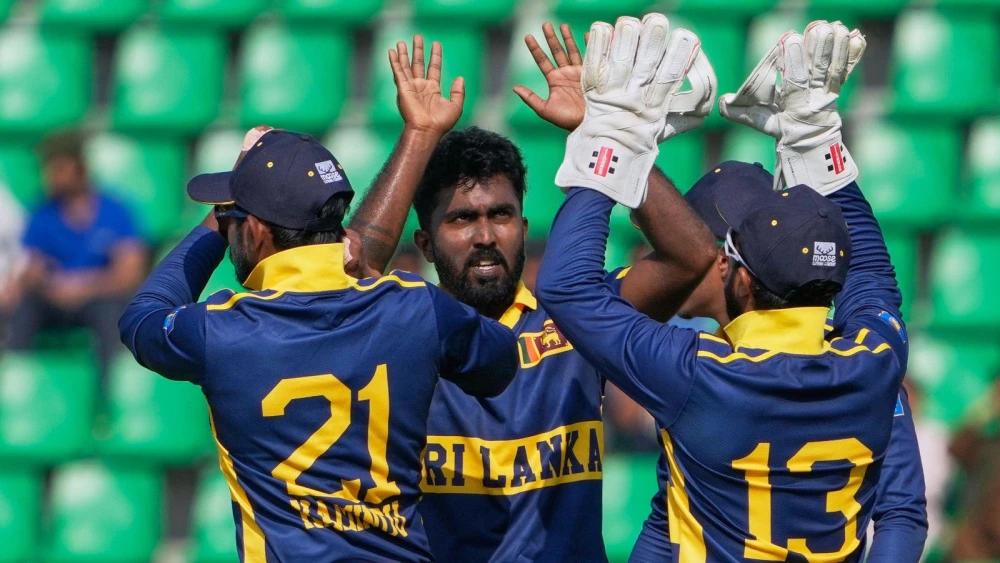 Pakistan bowled out for 110 as Sri Lanka storm into ODI tri-series final