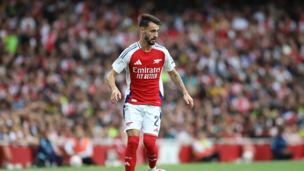 Arsenal confirm permanent sale of Portuguese midfielder Fabio Vieira to Hamburg