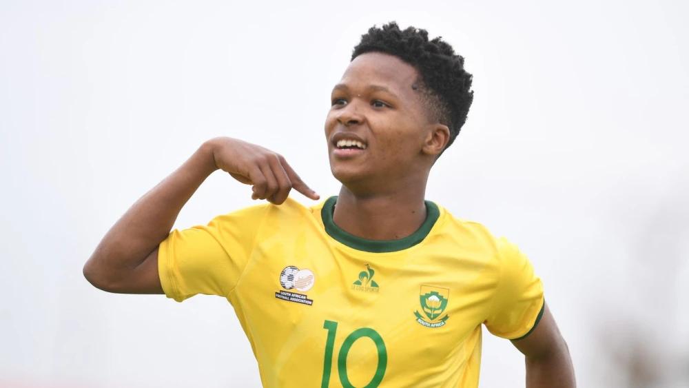 John Comitis sets record straight on Orlando Pirates' interest in Emile Witbooi