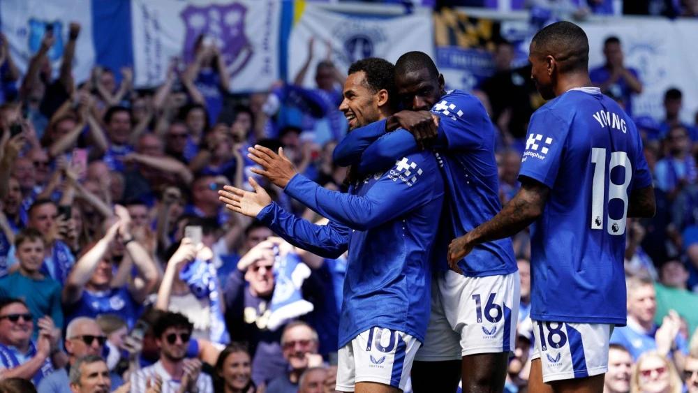 Everton bid emotional farewell to Goodison Park with win over Southampton
