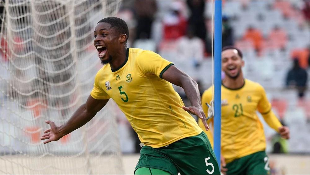 Kabelo Dlamini and Ime Okon score for Bafana in COSAFA Cup victory over Zimbabwe