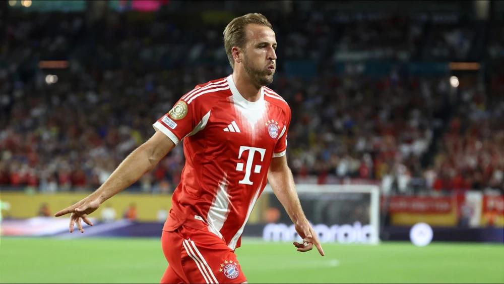 Bundesliga wrap: Bayern Munich hammer HSV in day of ill discipline in Germany