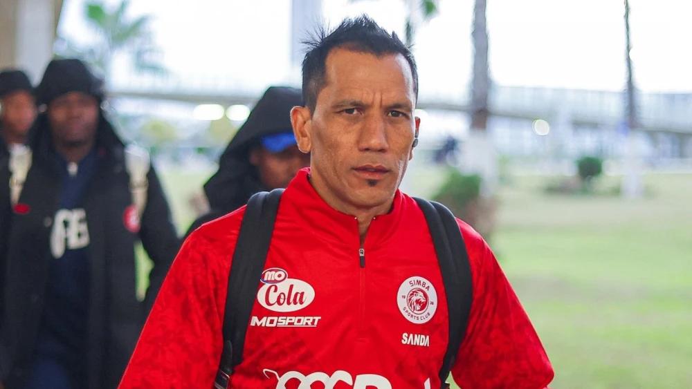Fadlu Davids stressed by tight scoreline despite Simba's victory over Kagera
