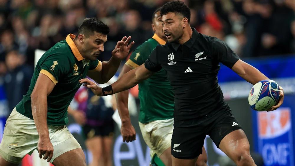 All Blacks will find 'loophole' to include Mo'unga on SA tour, say Bok greats