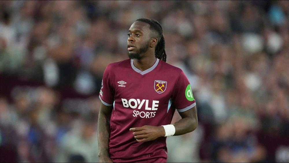 Aston Villa sign Aaron Wan-Bissaka on loan from West Ham