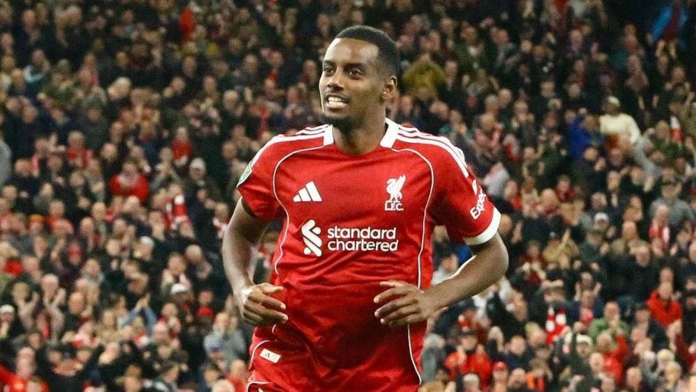 Carabao Cup wrap: Liverpool overcome Southampton in late drama, Chelsea survive Lincoln