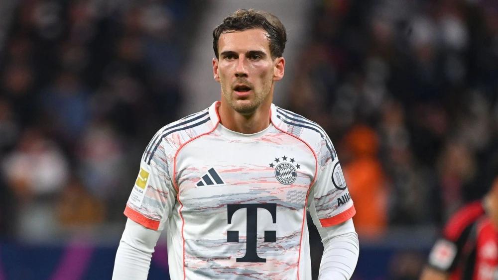 Bayern Munich midfielder Leon Goretzka asks Barcelona manager Hansi Flick about potential move