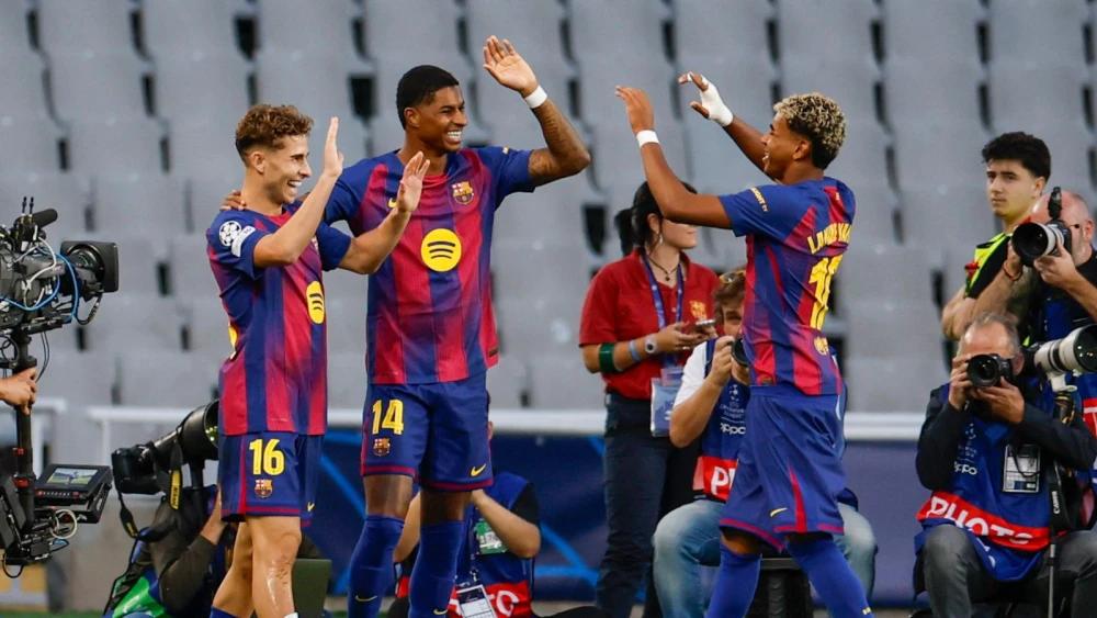 Fermin Lopez nets hat-trick as Barcelona thrash 10-man Olympiacos