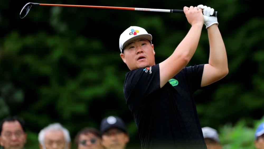 Sungjae Im grabs Valspar Championship lead as Brandt Snedeker rolls back the years