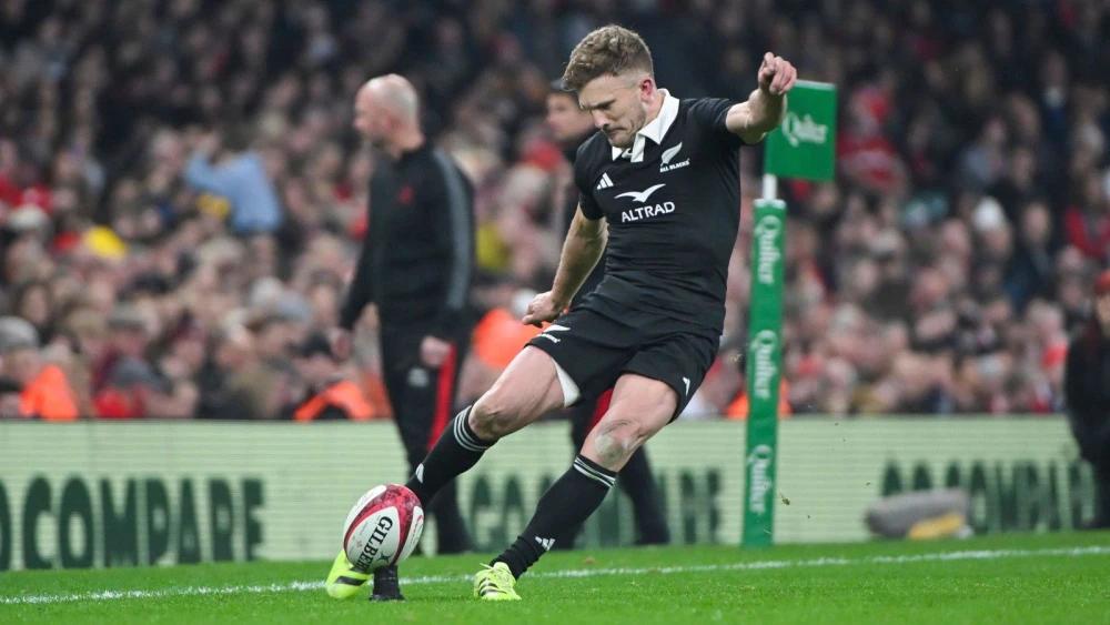 All Blacks name team for Bledisloe opener with Damian McKenzie to start at flyhalf
