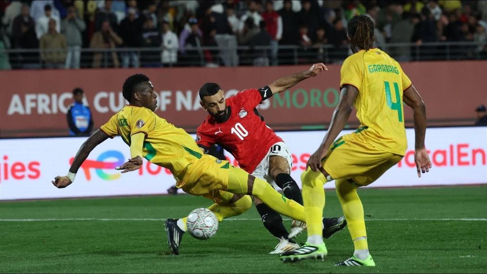 Mohamed Salah's last-gasp strike sends Egypt past Zimbabwe in AFCON thriller