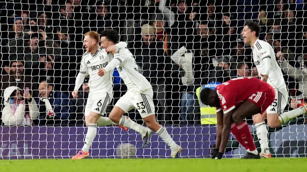 Liverpool left frustrated after dropping points at Fulham, as Sunderland hold Spurs