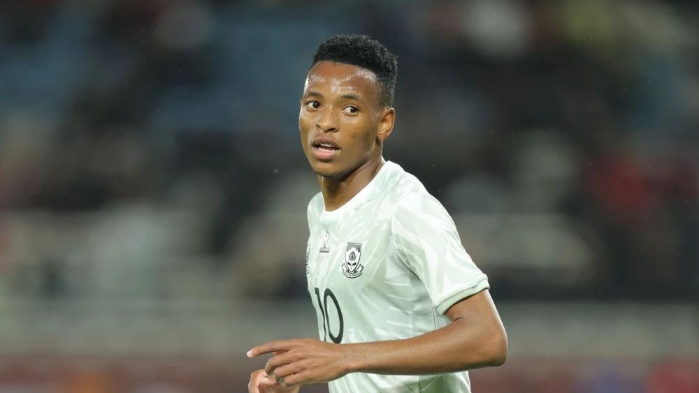 MC Alger head coach Rulani Mokwena eager to snap up Orlando Pirates star Relebohile Mofokeng