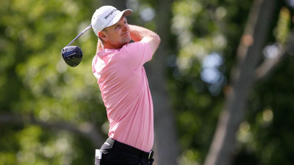 Justin Rose's birdie blitz puts him one clear at Farmers Insurance Open