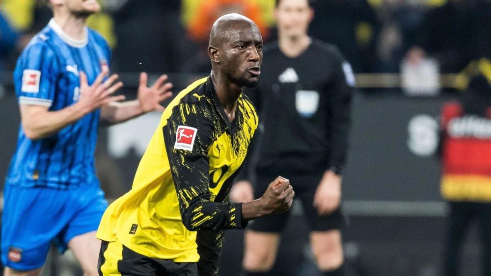 Bundesliga: Dortmund maintain pressure on Bayern, Stuttgart edge out Freiburg