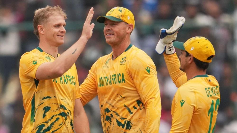 Polished Proteas push past T20 World Cup group stage with comprehensive victory over UAE