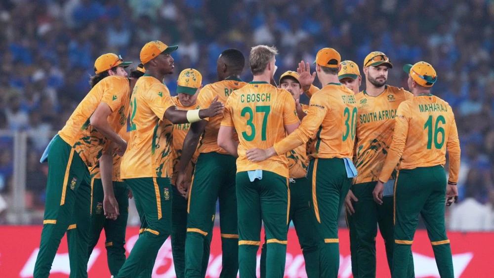 Proteas crush India by 76 runs to seize Super Eight control