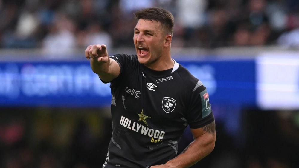 Sharks make a giant move as Bok bolter Andre Esterhuizen signs until 2030