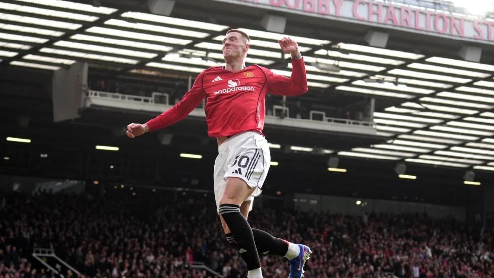 Manchester United win again but Tottenham's woes worsen with defeat to Fulham