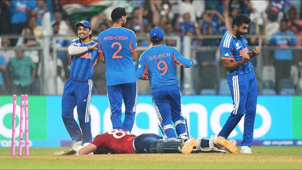 India edge England by 7 runs to reach T20 World Cup Final