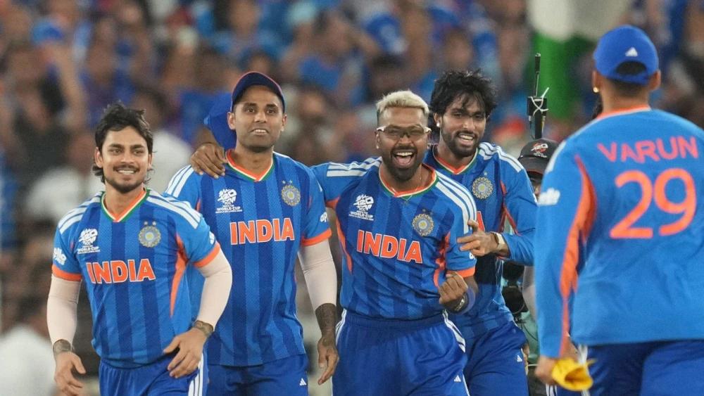 India thrash New Zealand in final to make T20 World Cup history